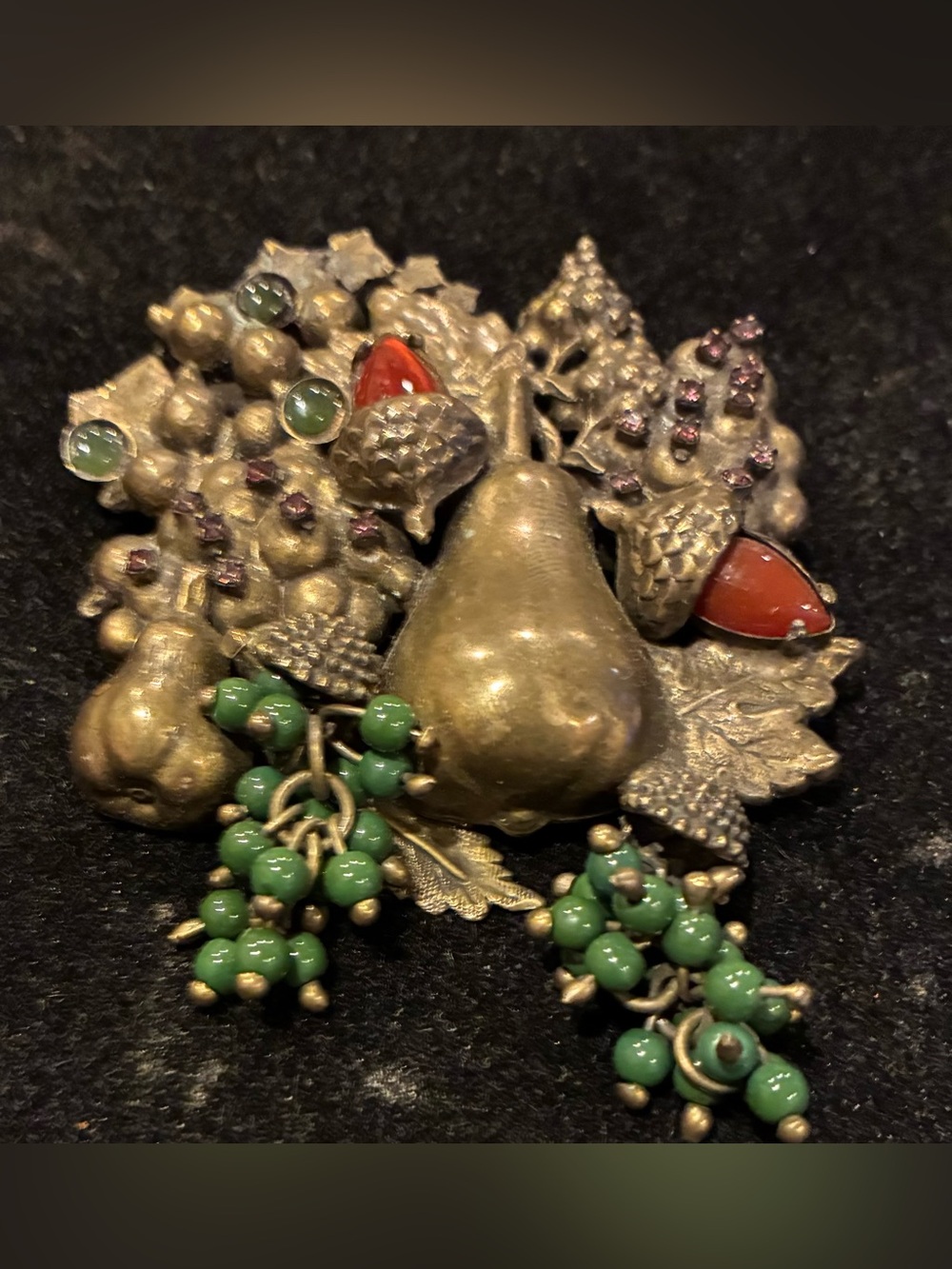 Designer Signed Sorrelli Rhinestone Brooch Pin Caboshon Grapes Acorns vintage